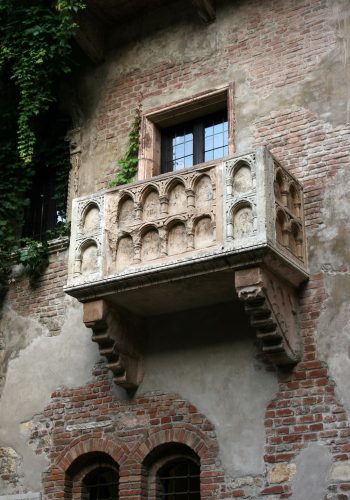 Verona-Juliet's Balcony-min